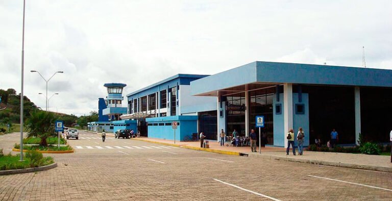 aeropuerto-capitan-oriel-lea-plaza