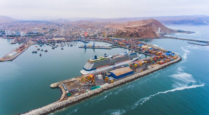 b_35548_buque-ruso-que-navega-con-bandera-de-gabon-esta-en-puerto-de-arica-con-33-mil-t-de-diesel-para-bolivia-1