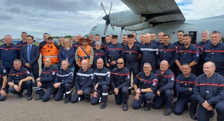 40-bomberos-franceses-llegaron-a-bolivia-para-combatir-los-incendios-forestales-1208002