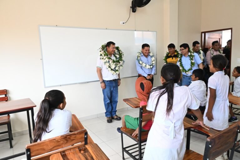 luchoarce-entrega-colegio