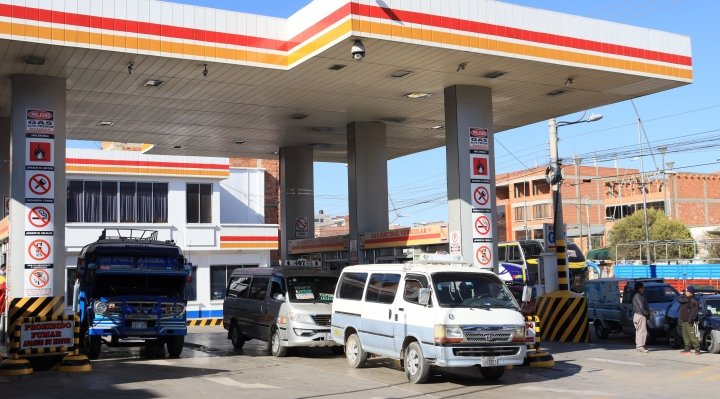 b_38799_asociacion-de-surtidores-de-la-paz-rechaza-medida-de-la-anh-y-exige-dotar-combustibles-a-todas-las-estaciones-1