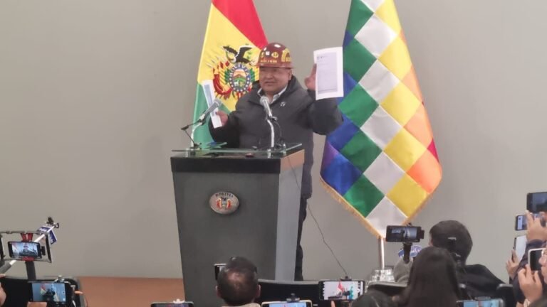 Gobierno reafirma su voluntad de diálogo y convoca a la Fencomin a una reunión este miércoles al mediodía.