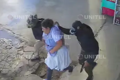 dos-de-los-sujetos-se-llevan-a-la-mu_101-14895903_20260328160232