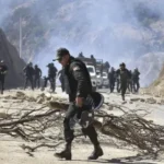 entre-bloqueadores-con-la-policia-y_101-15903670_20260623210840